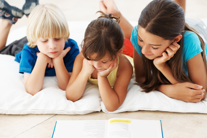 KIDS-READING-book-700px